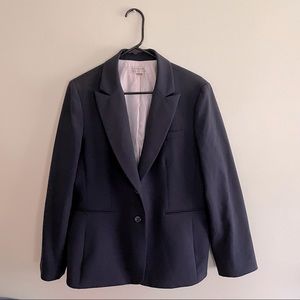 Tahari Arthur S. Levine Women’s Blazer in navy/pinstripes, Size 14